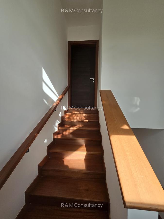 4 Bed House with En Suite at Two Rivers Mall - 9