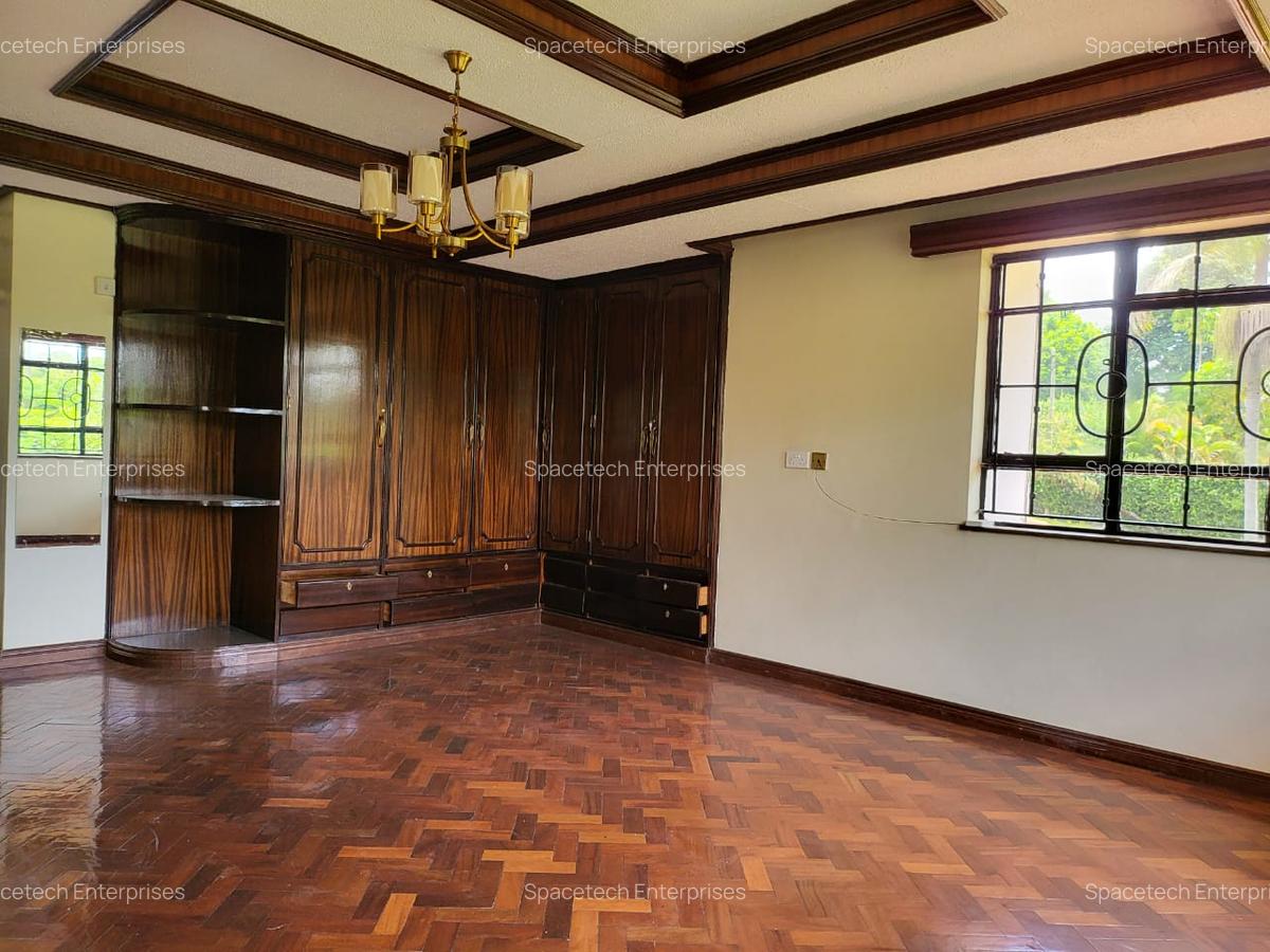 4 Bed House with En Suite in Runda - 14