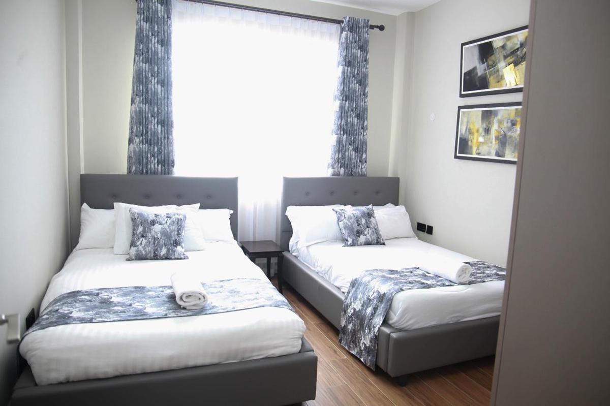 2 Bed Apartment with En Suite at Lavington - 10