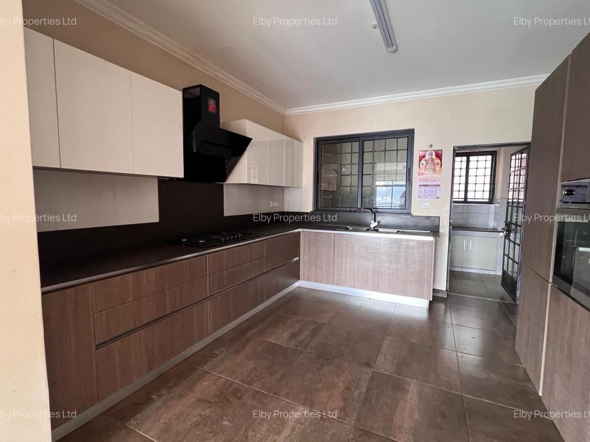 Serviced 6 Bed Apartment with En Suite in Parklands - 6