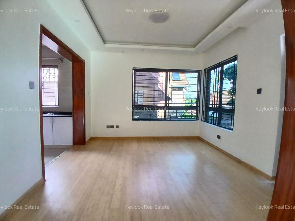 5 Bed Townhouse with En Suite at Lavington Green - 4