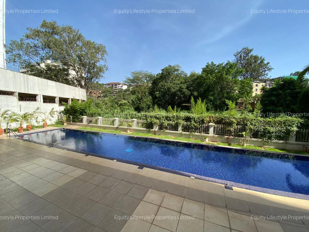 3 Bed Apartment with Swimming Pool in Riverside - 10