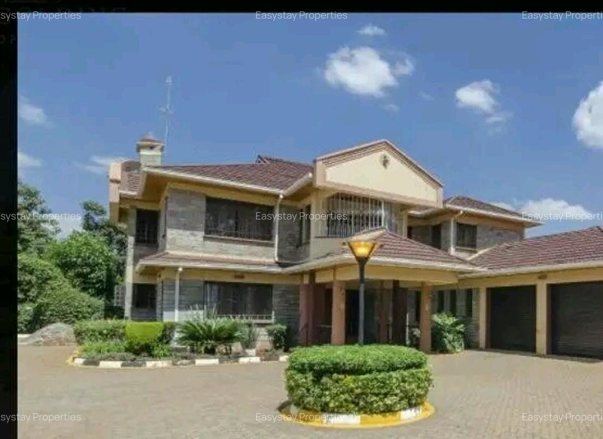 5 Bed House with En Suite in Runda - 1