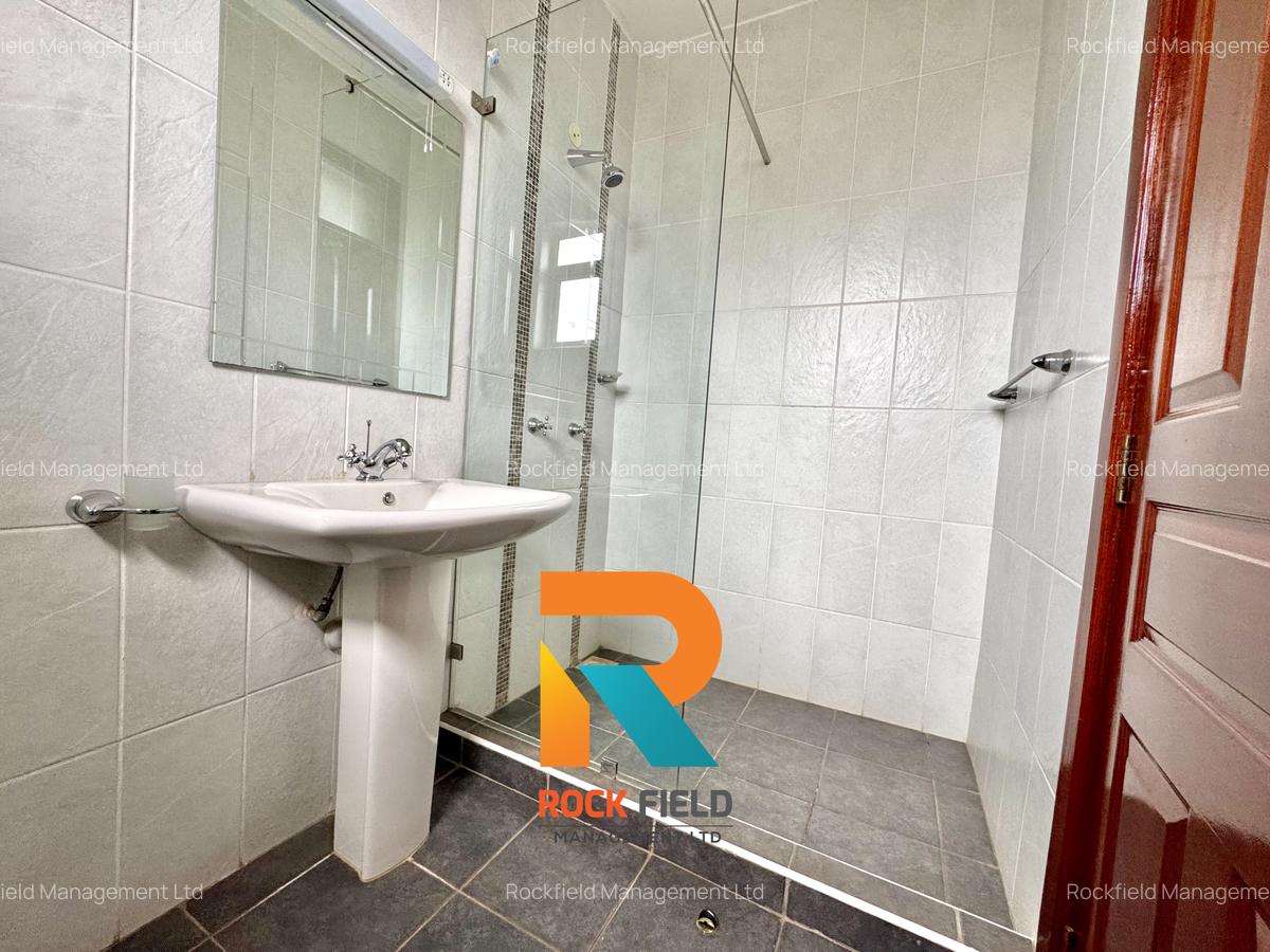 3 Bed Apartment with En Suite in Brookside - 14