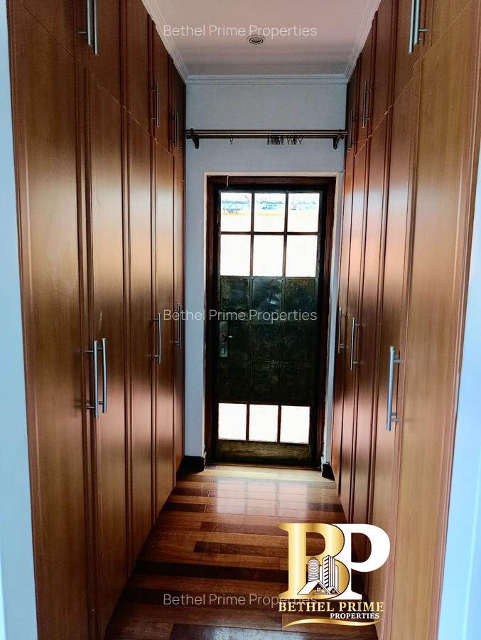 4 Bed Townhouse with En Suite in General Mathenge - 10
