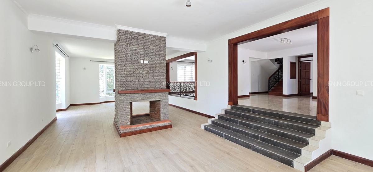 5 Bed Townhouse with En Suite at Lone Tree - 2