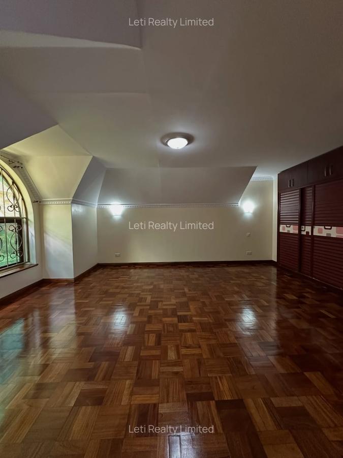 5 Bed Townhouse with En Suite in Kileleshwa - 6