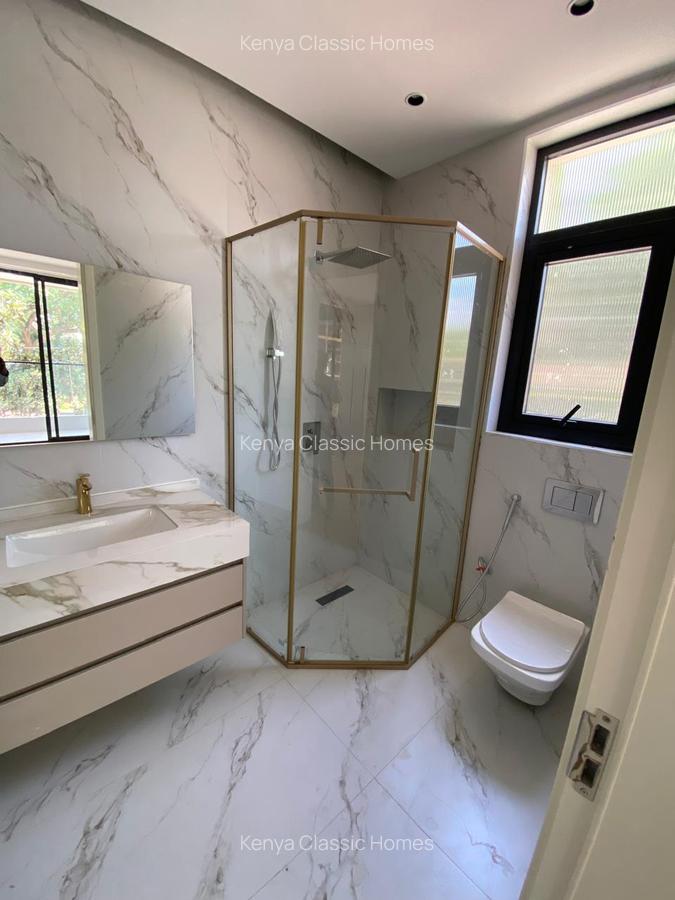 5 Bed Villa with En Suite at Lavington - 16