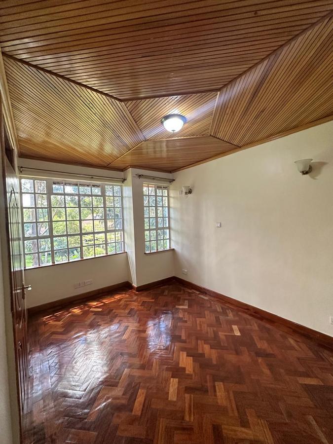 5 Bed Townhouse with En Suite in Lavington - 12