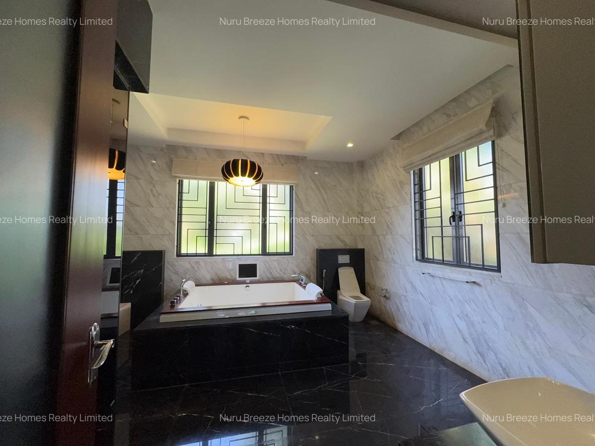 5 Bed House with En Suite in Runda - 9