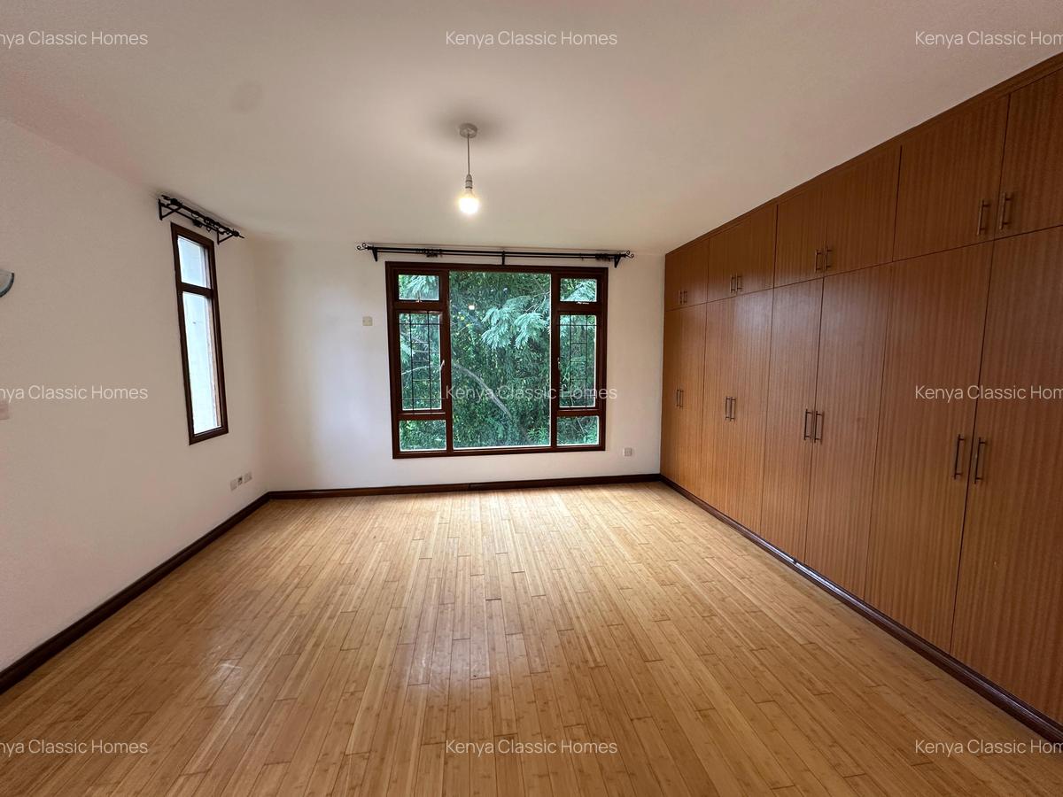 3 Bed Apartment with En Suite at Riverside - 10