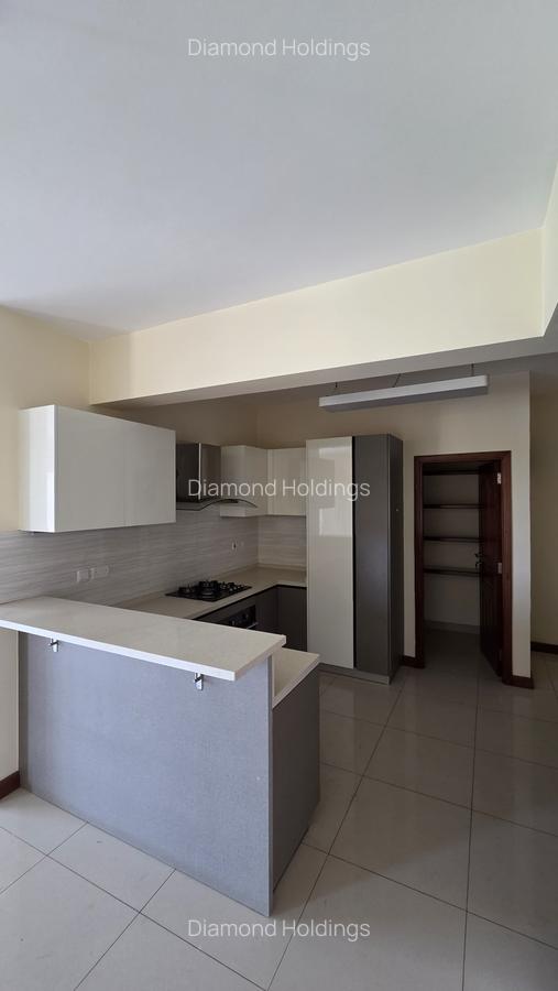 4 Bed Apartment with En Suite at Parklands - 2