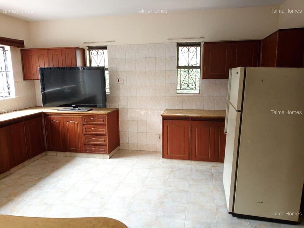 4 Bed Townhouse with En Suite at Lavington Green - 15