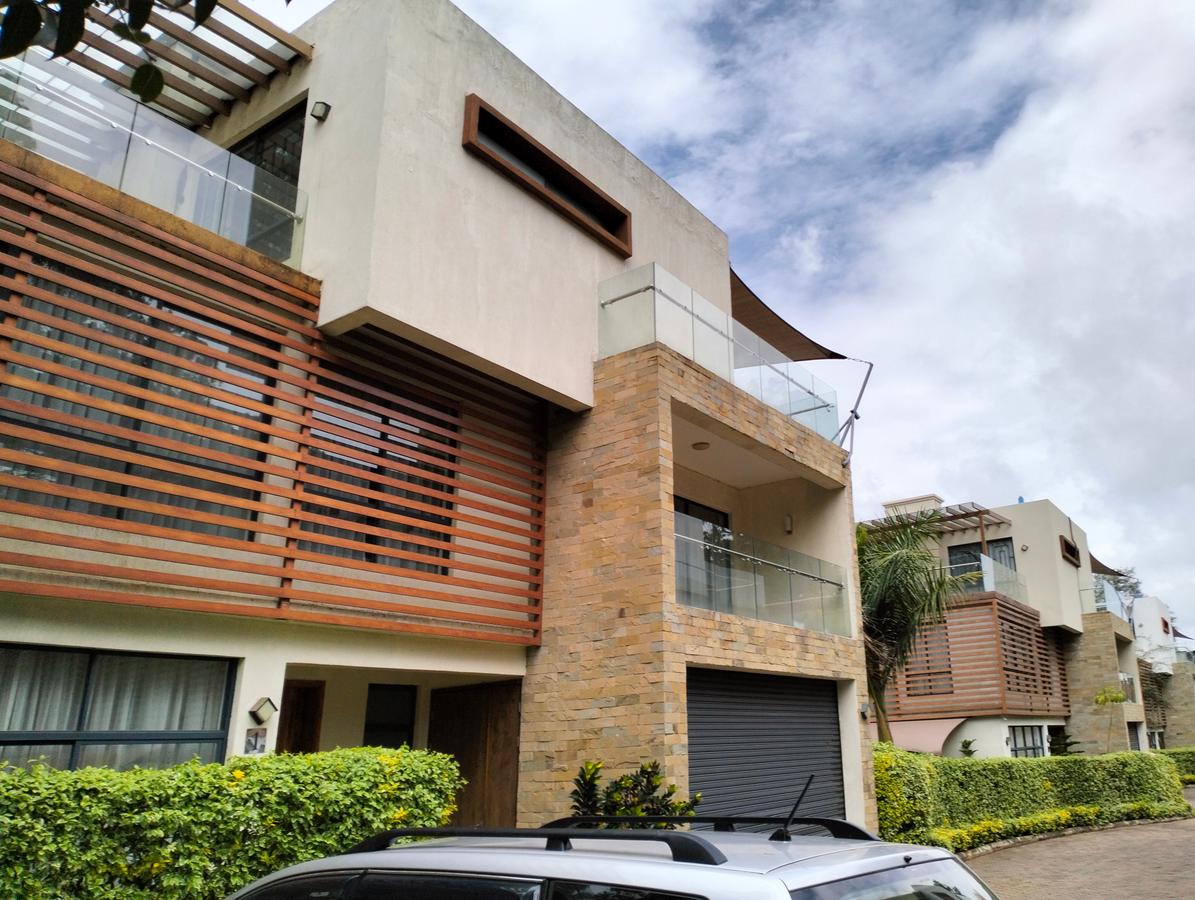 4 Bed Townhouse with En Suite in Lavington - 1