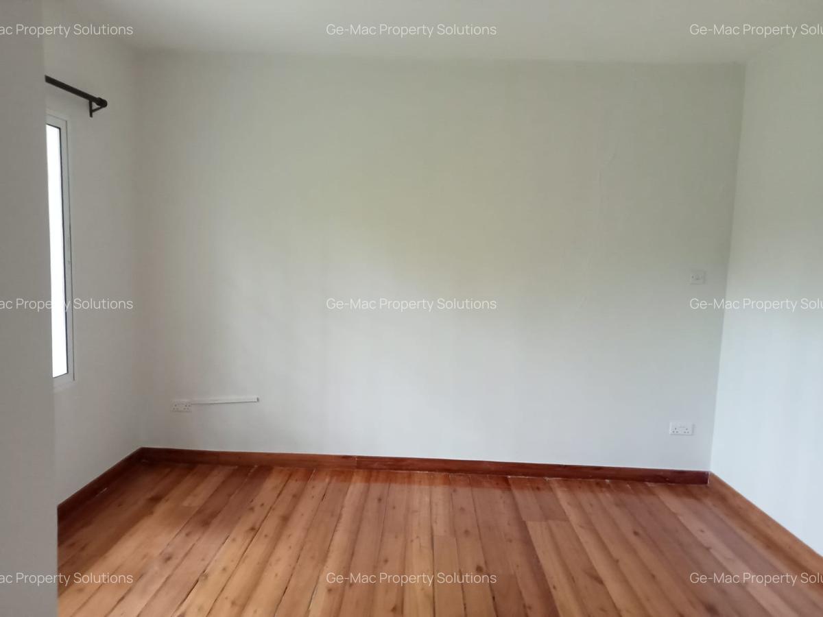 3 Bed House with En Suite in Ridgeways - 16