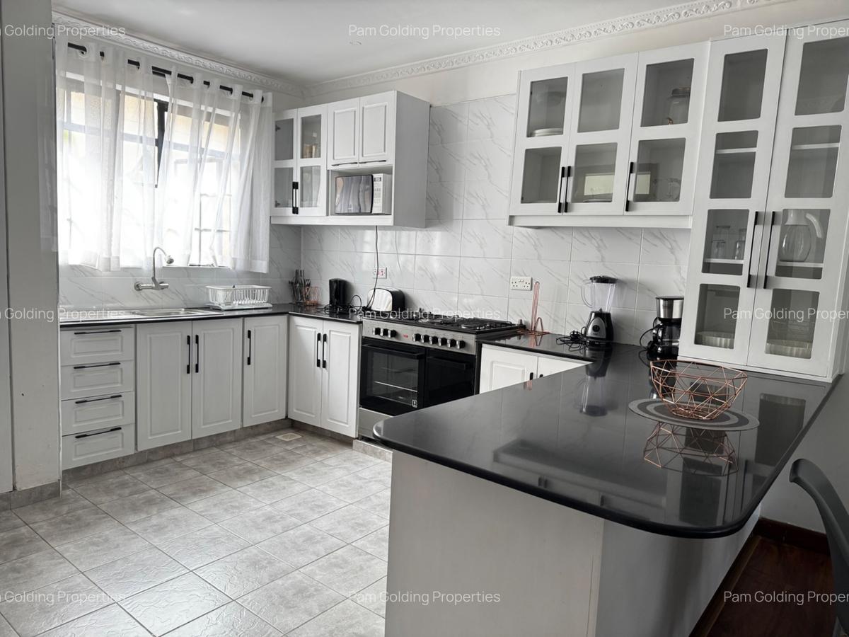 2 Bed Apartment with En Suite in Riverside - 10