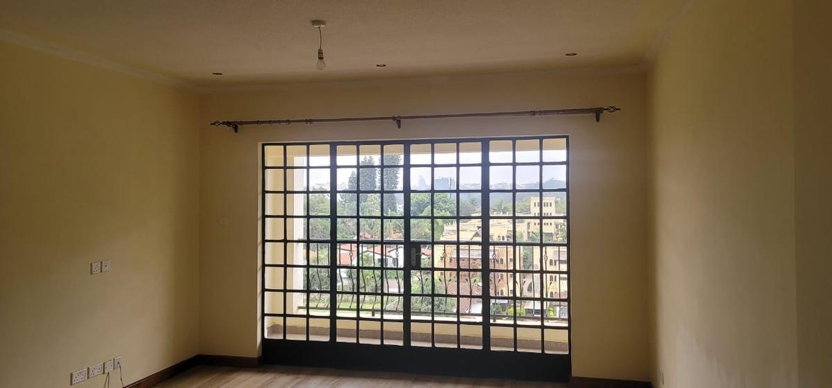 2 Bed Apartment with En Suite in Westlands Area - 4