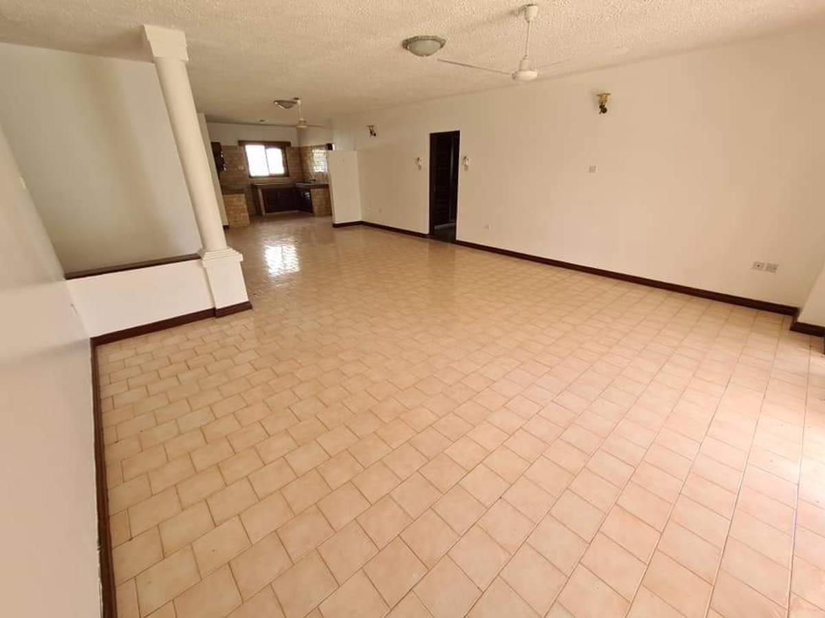 3 Bed Apartment with En Suite at Nyali - 7