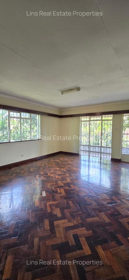 4 Bed Townhouse with En Suite in Lavington - 9