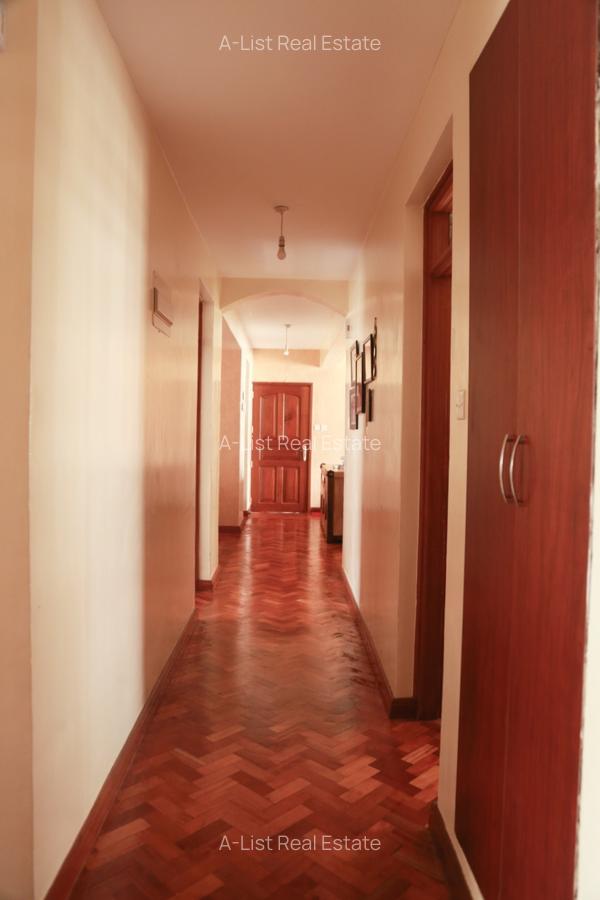 3 Bed Apartment with En Suite at Lavington - 2