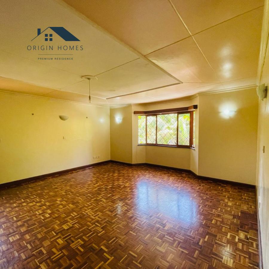 5 Bed Townhouse with En Suite at Westlands - 17