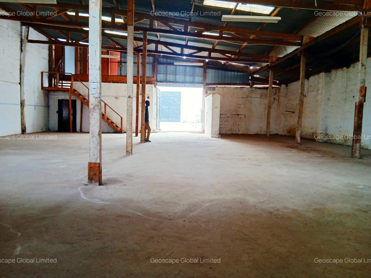 7,000 ft² Warehouse with Backup Generator in Industrial Area - 7