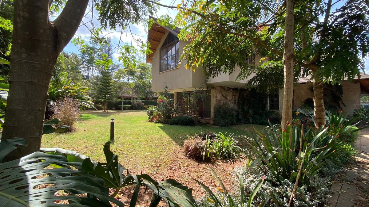 5 Bed House with En Suite in Runda - 3