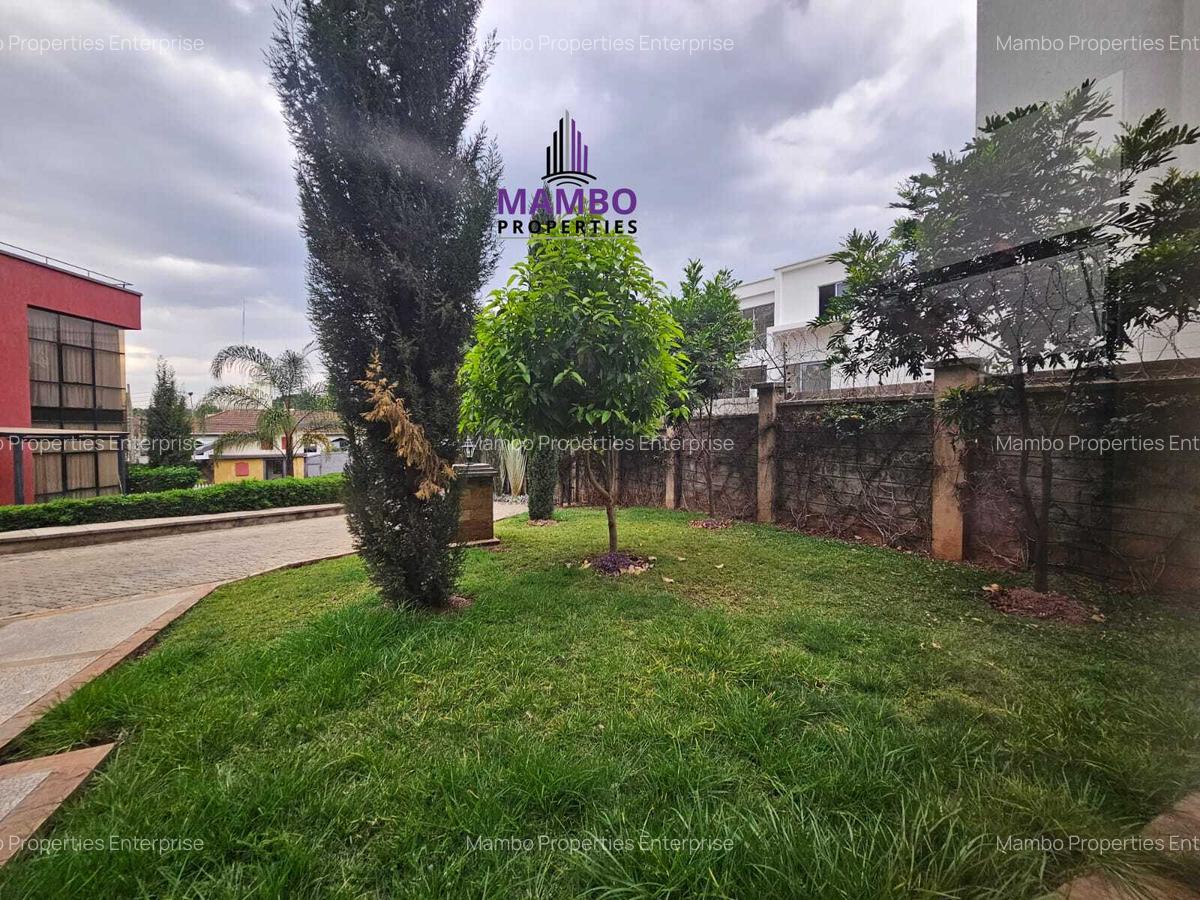 5 Bed Townhouse with En Suite at Lavington - 19