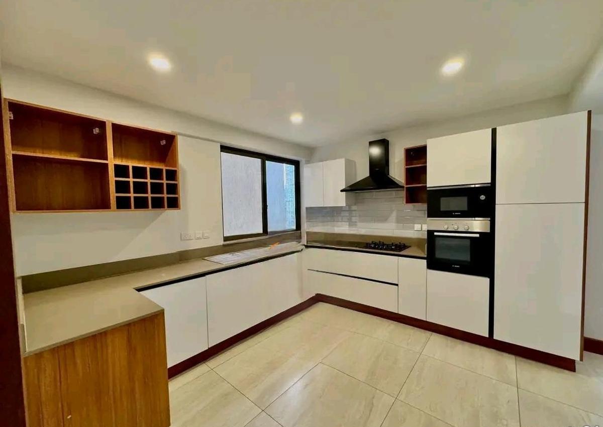 3 Bed Apartment with En Suite in Rhapta Road - 3