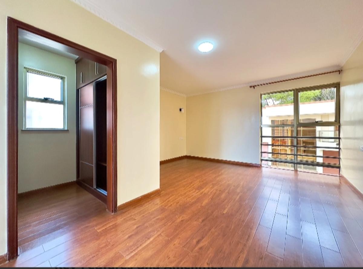 5 Bed Townhouse with En Suite in Lavington - 11