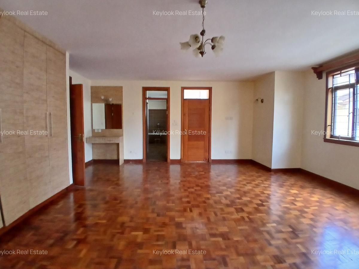 5 Bed Townhouse with En Suite at Lavington Green - 9