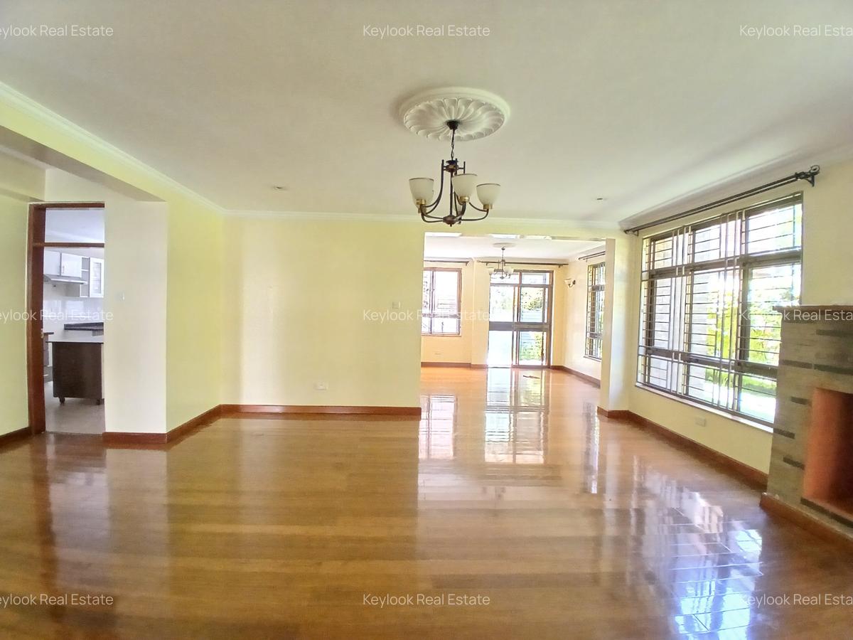 5 Bed Townhouse with En Suite at Lavington - 9