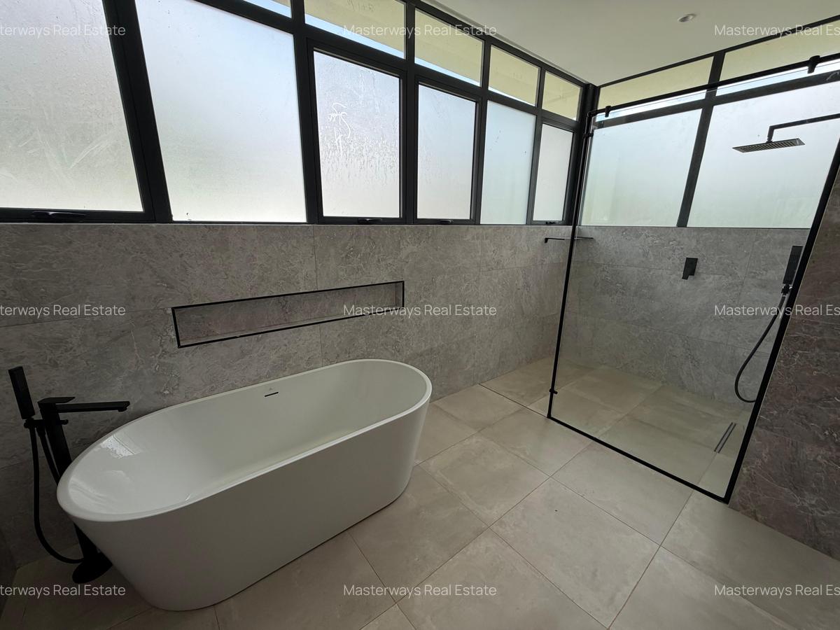 5 Bed Villa with En Suite in Nyari - 7