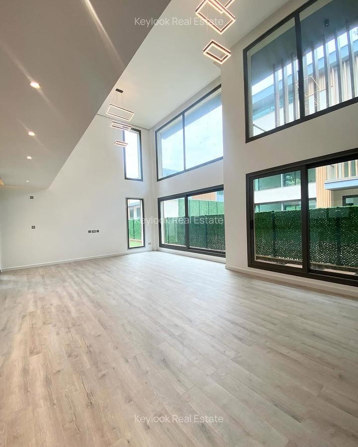 5 Bed Townhouse with En Suite at Lavington - 5