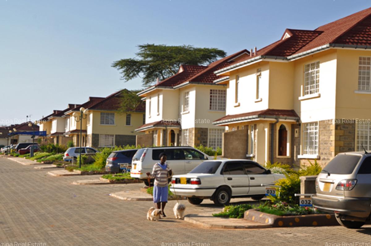 3 Bed Townhouse with En Suite at Mombasa Road - 4