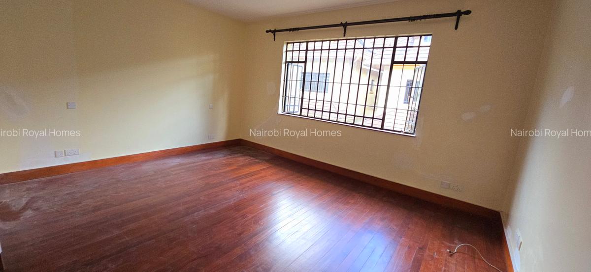 5 Bed Townhouse with En Suite at Lavington Green - 11