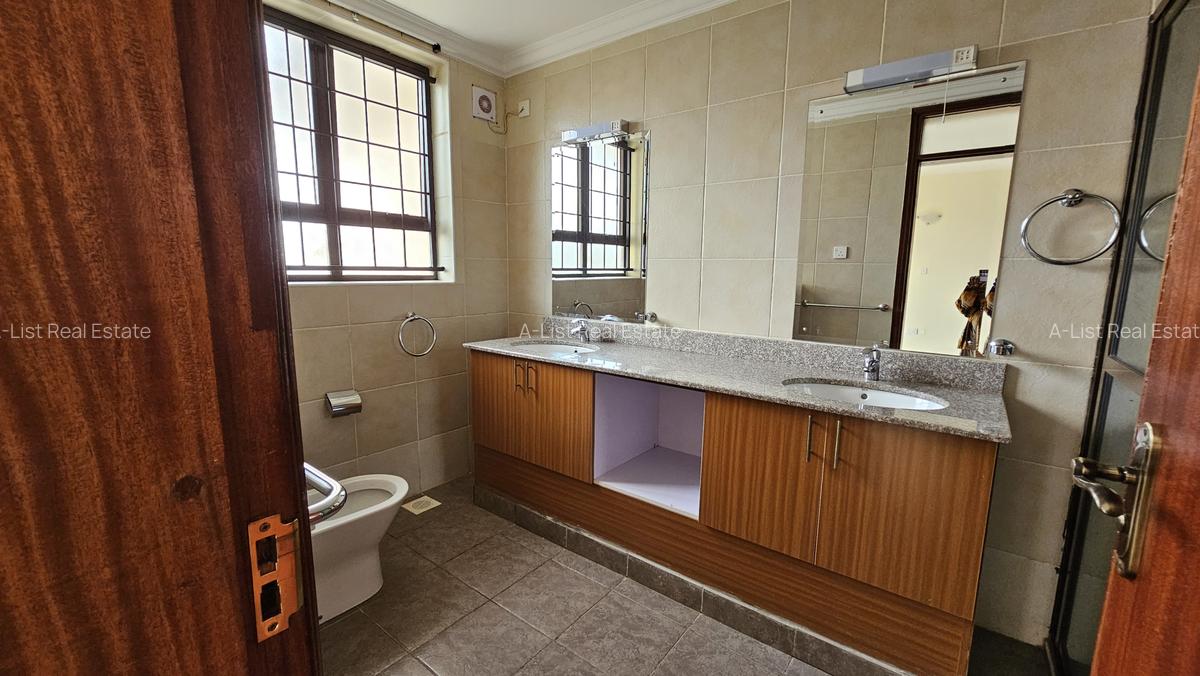 4 Bed Villa with En Suite at Runda Ruaka Road - 14