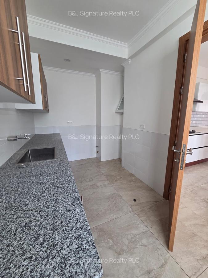 3 Bed Apartment with En Suite in Parklands - 6