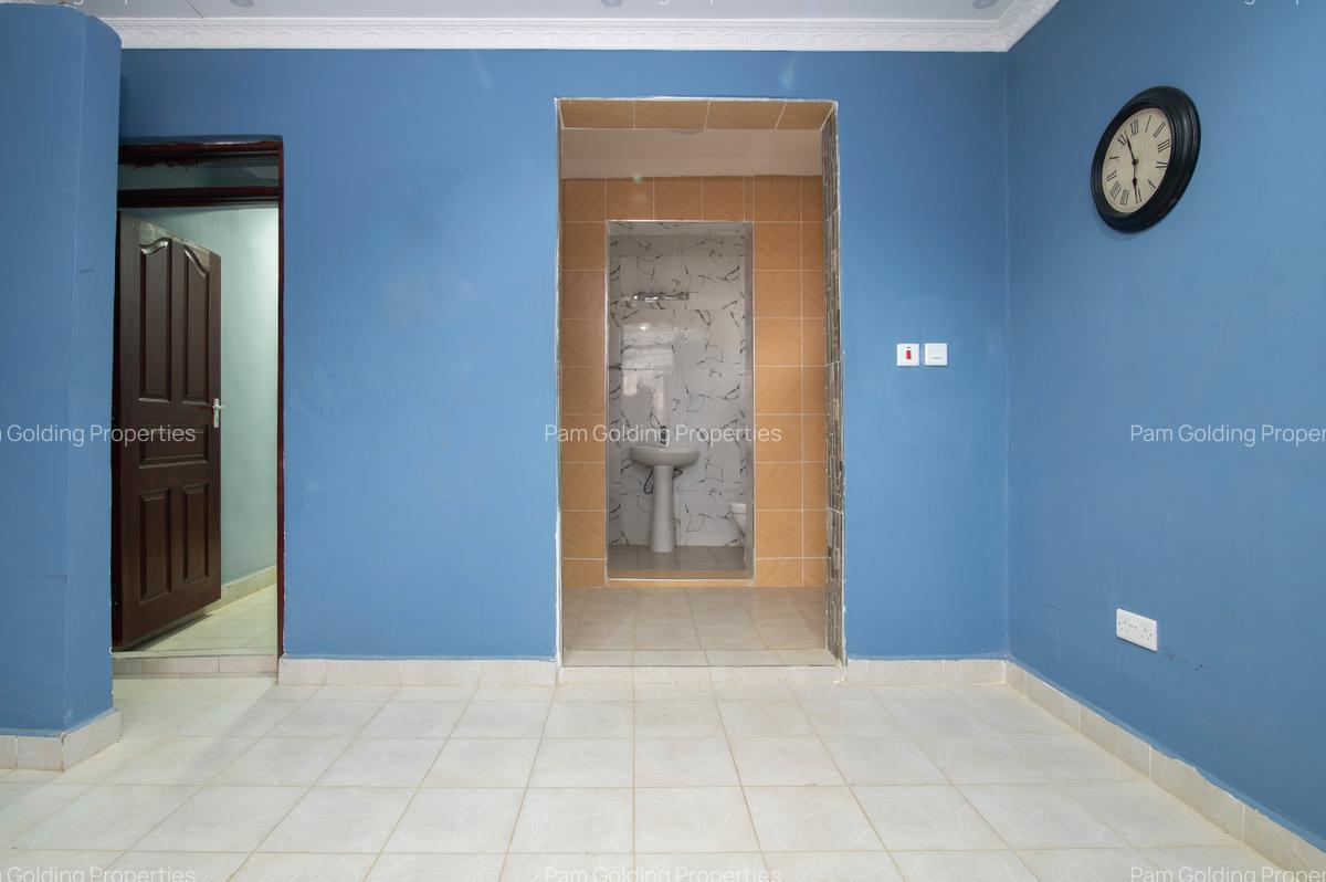 5 Bed House at Police Sacco - 10