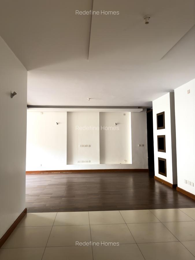 3 Bed Apartment with En Suite in Parklands - 5
