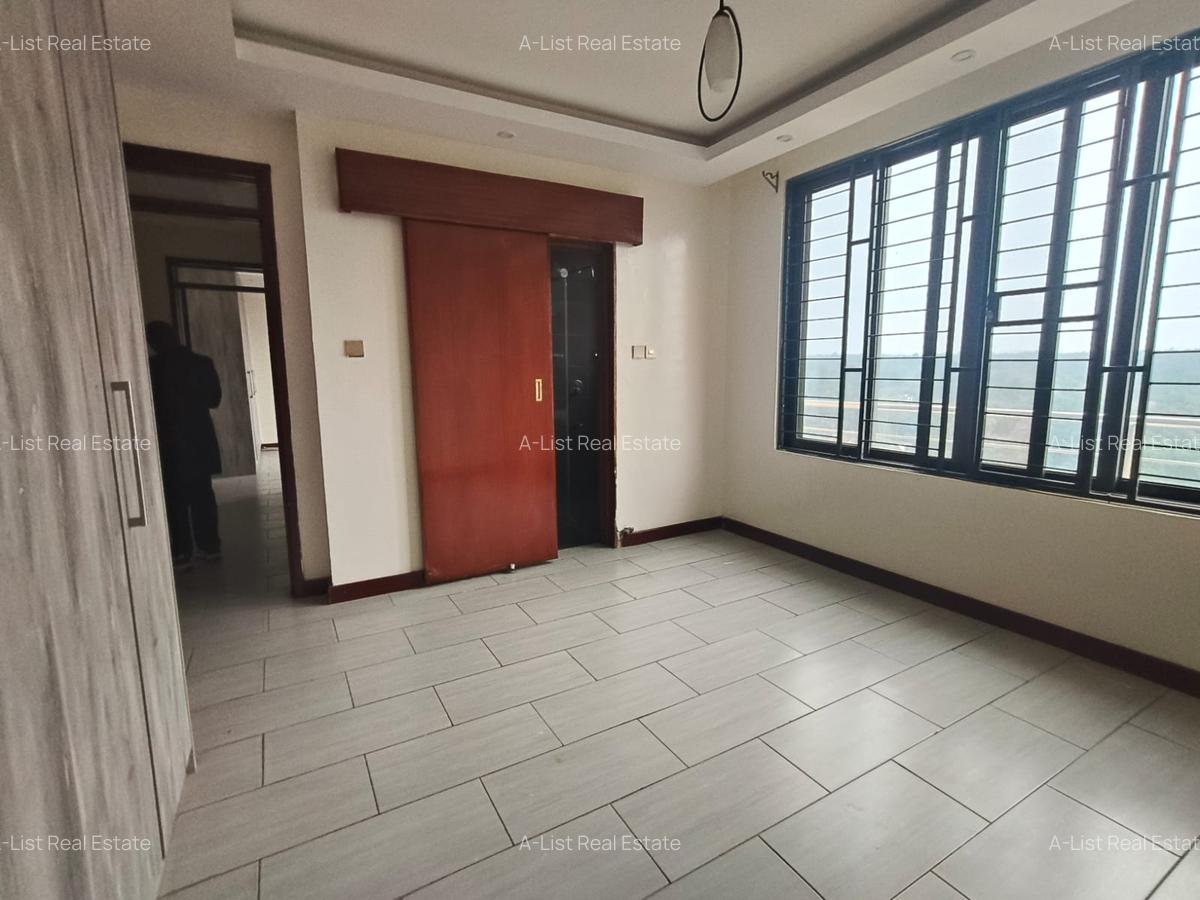 3 Bed Apartment with En Suite at 4Th Parklands - 11