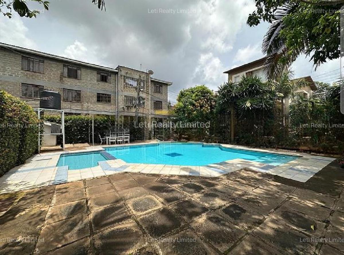 5 Bed Townhouse with En Suite in Lavington - 11
