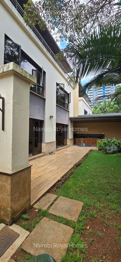 5 Bed Townhouse with En Suite at Lavington Green - 5