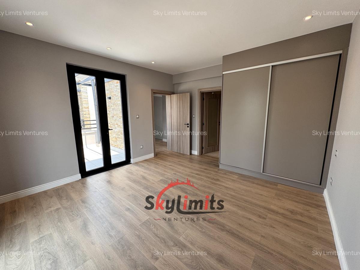 4 Bed Townhouse with En Suite in Runda - 13