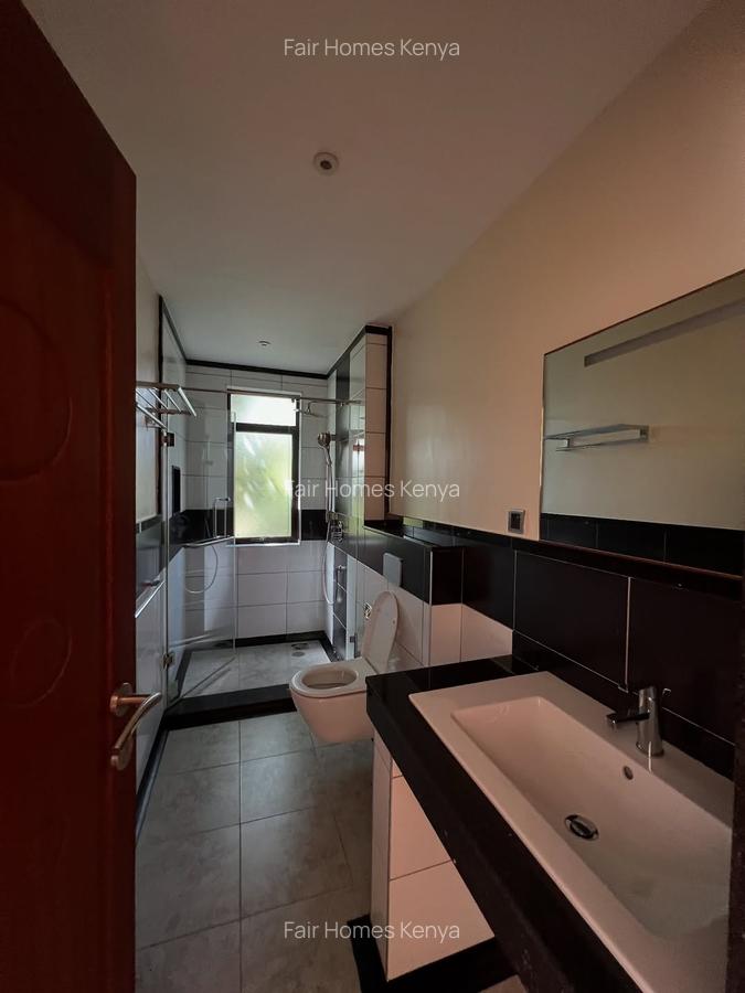 5 Bed Townhouse with En Suite at Lavington Green - 11