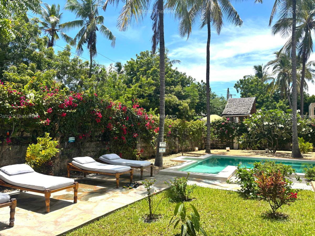 3 Bed Villa with En Suite at Off Turtle Bay Road - 20