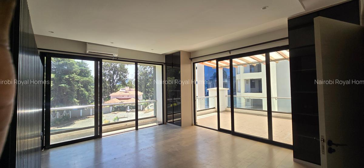 4 Bed Townhouse with En Suite at Lavington Green - 8
