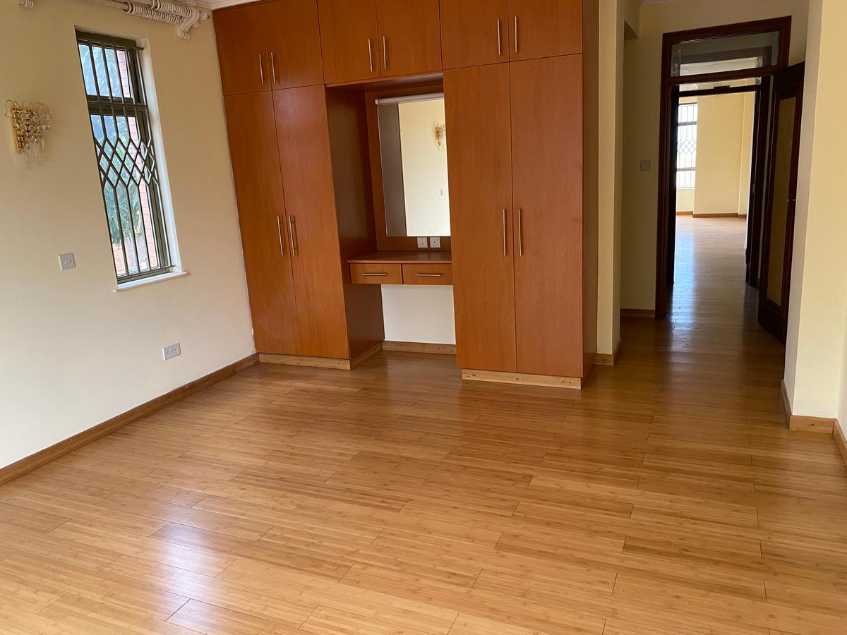 3 Bed Apartment with En Suite in Parklands - 13