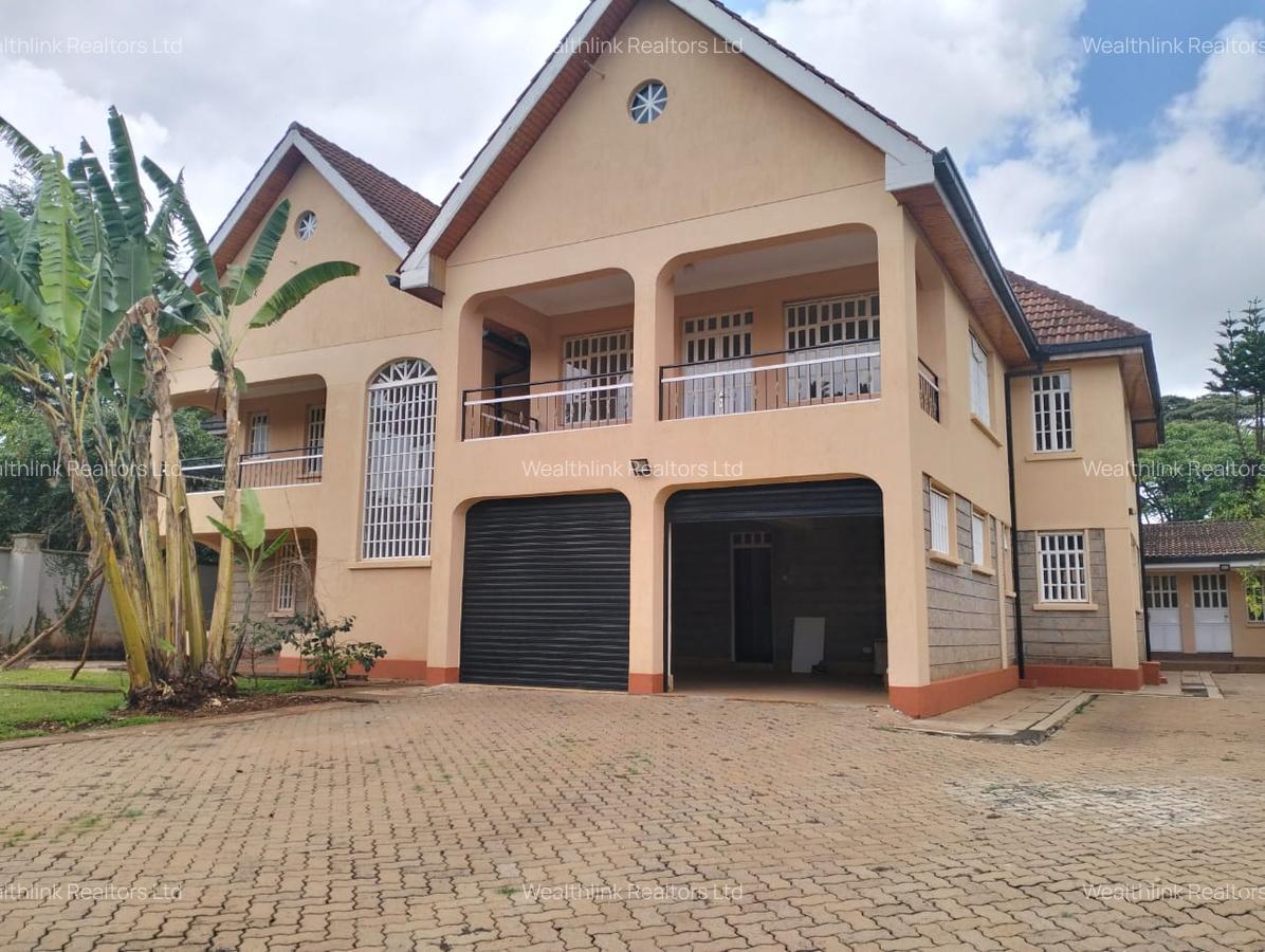 4 Bed Townhouse with En Suite at Lonetree - 3