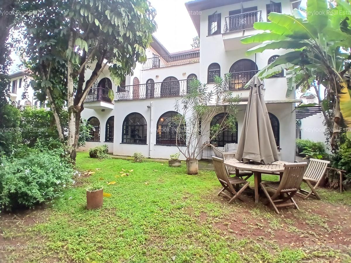 4 Bed Townhouse with En Suite at Riverside Drive - 2